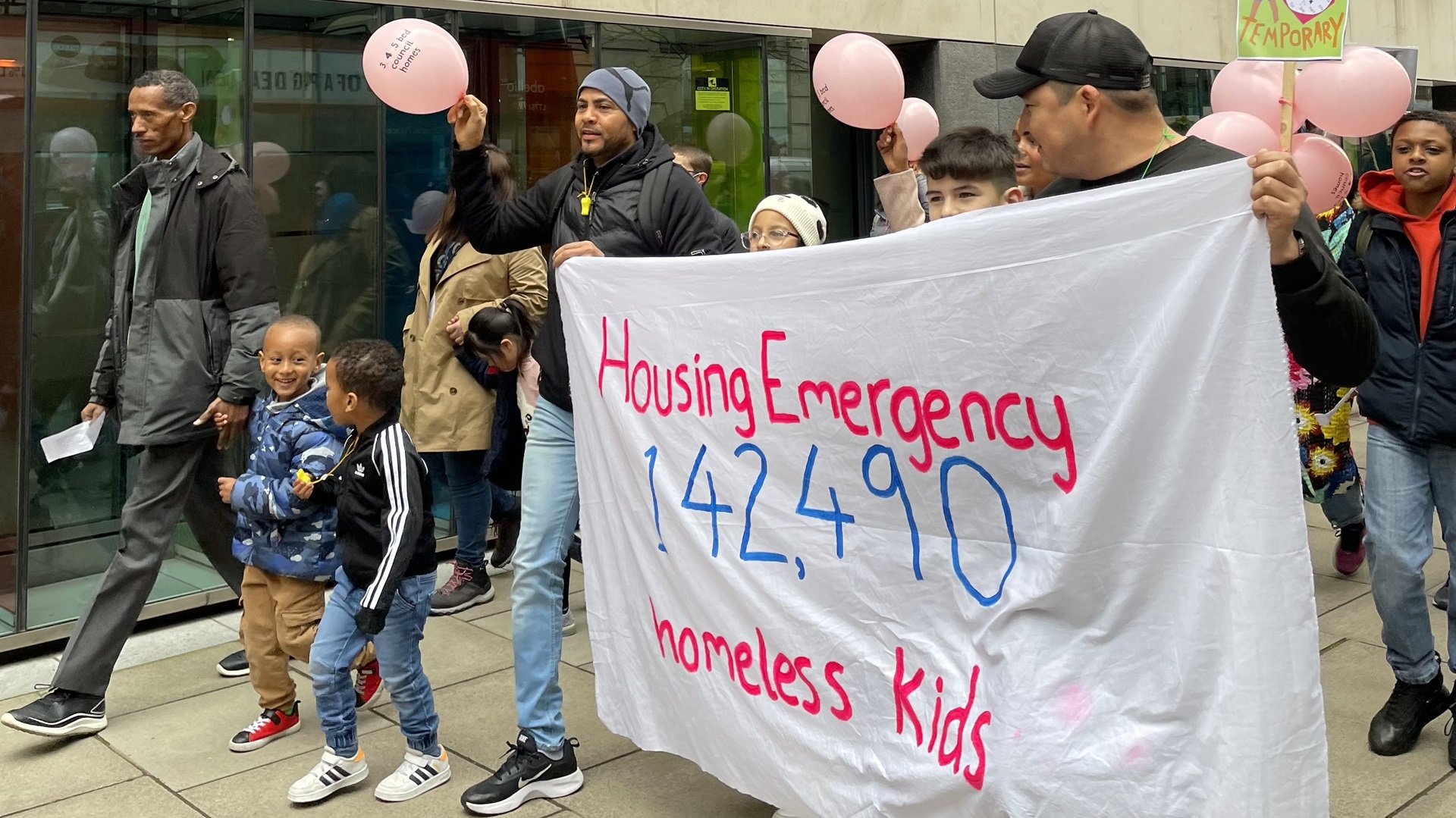 homeless children protest at DLUHC