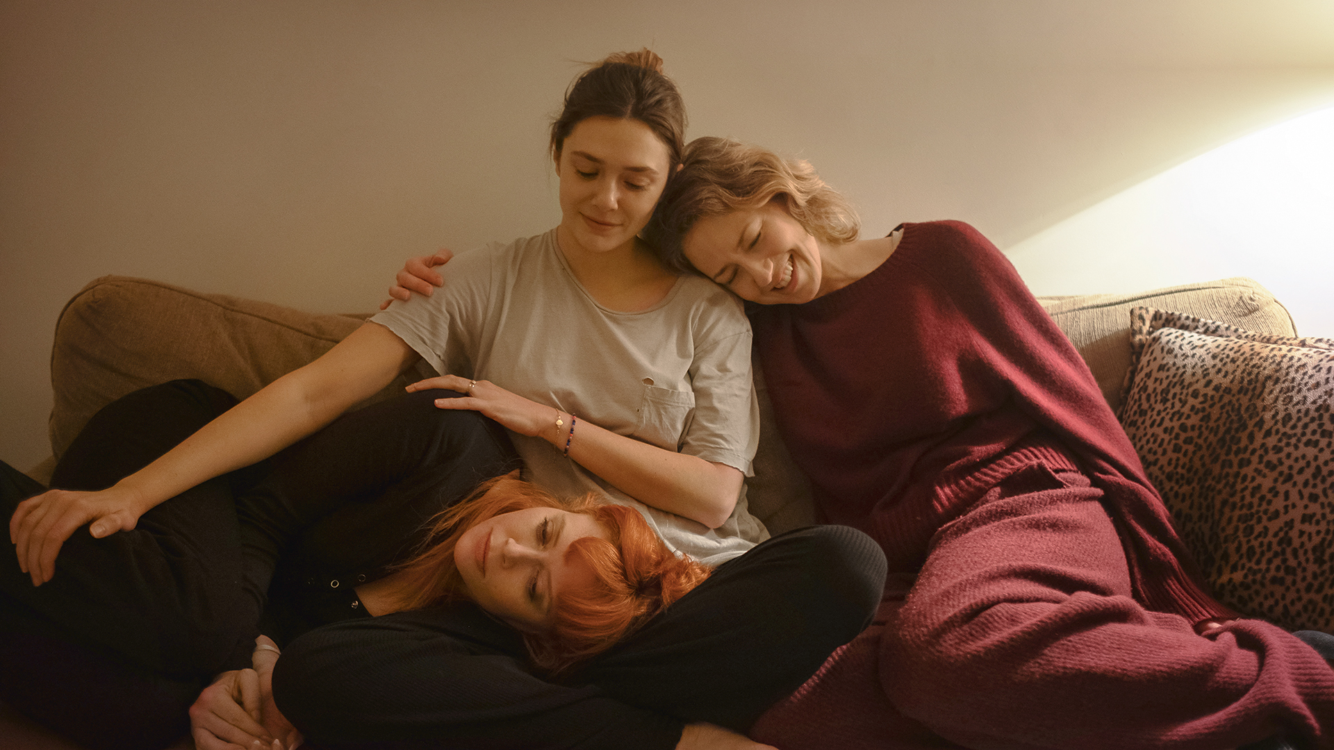 Natasha Lyonne as Rachel, Elizabeth Olsen as Christina and Carrie Coon as Katie in His Three Daughters