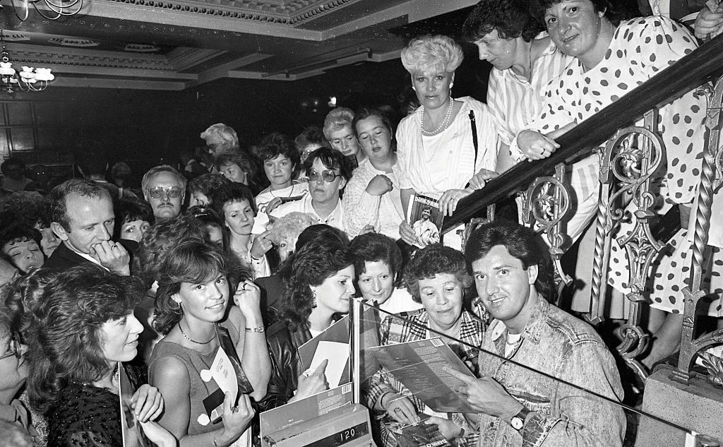 Daniel O'Donnell with fans in 1988