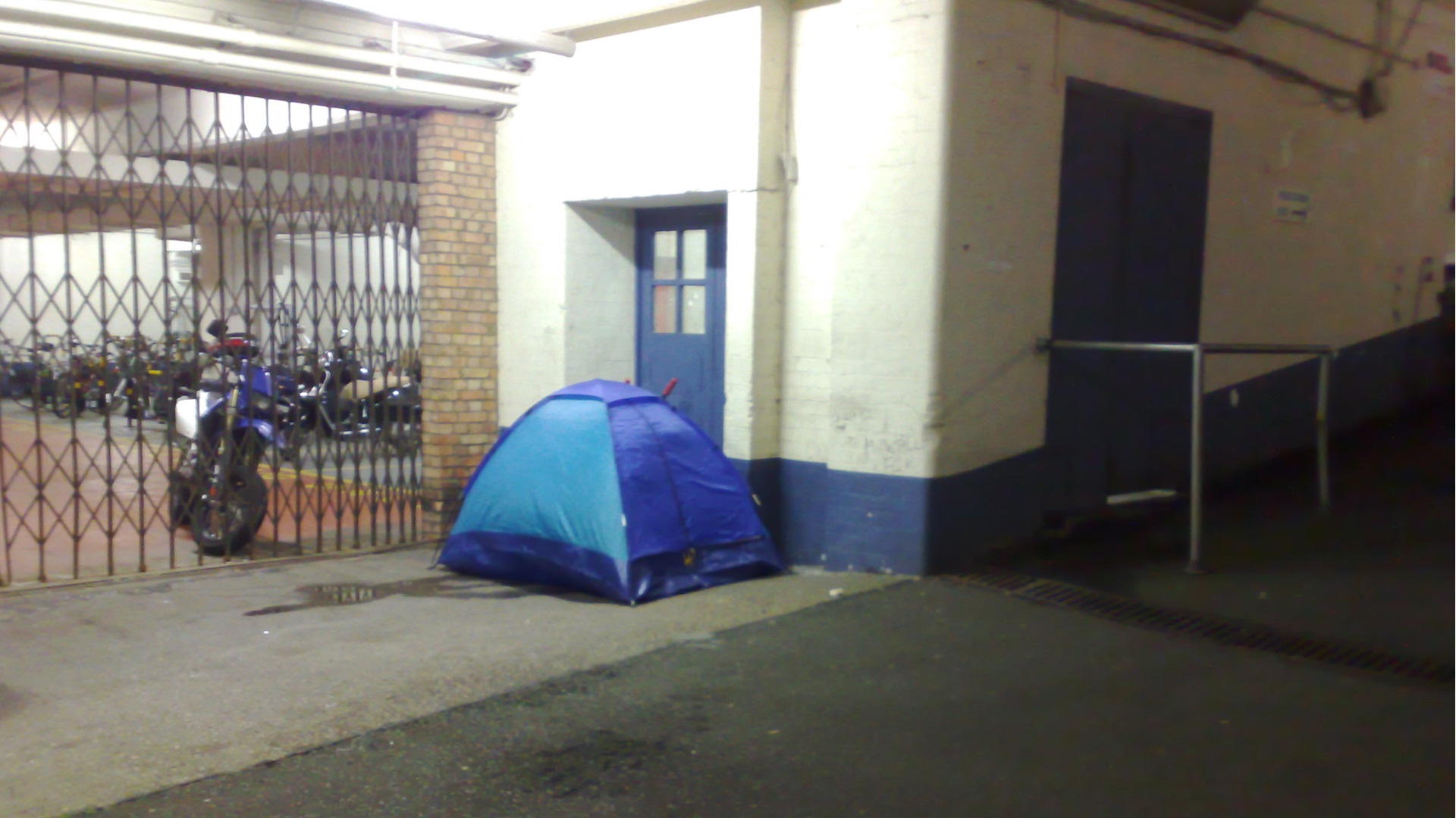 A rough sleeper's tent