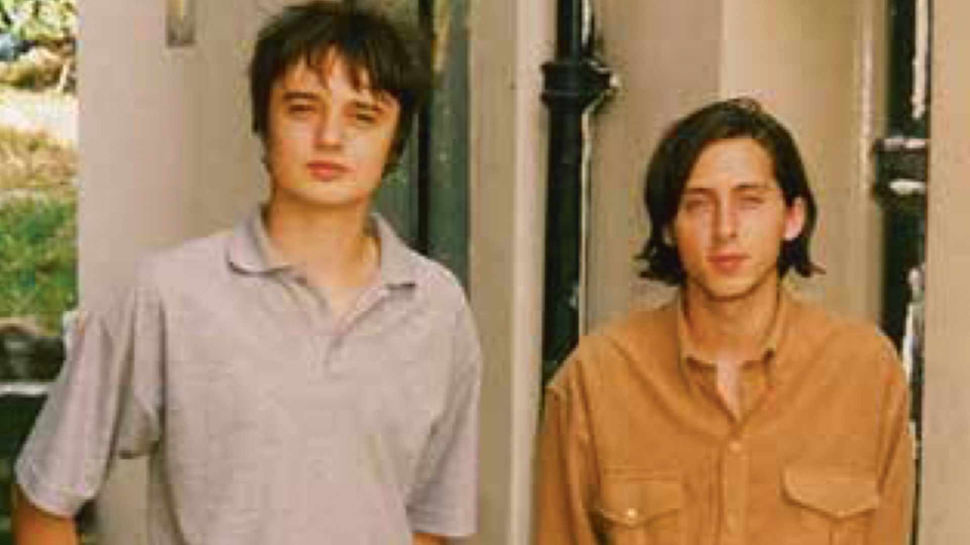 Peter Doherty with Libertines bandmate and friend Carl Barât in 1998.