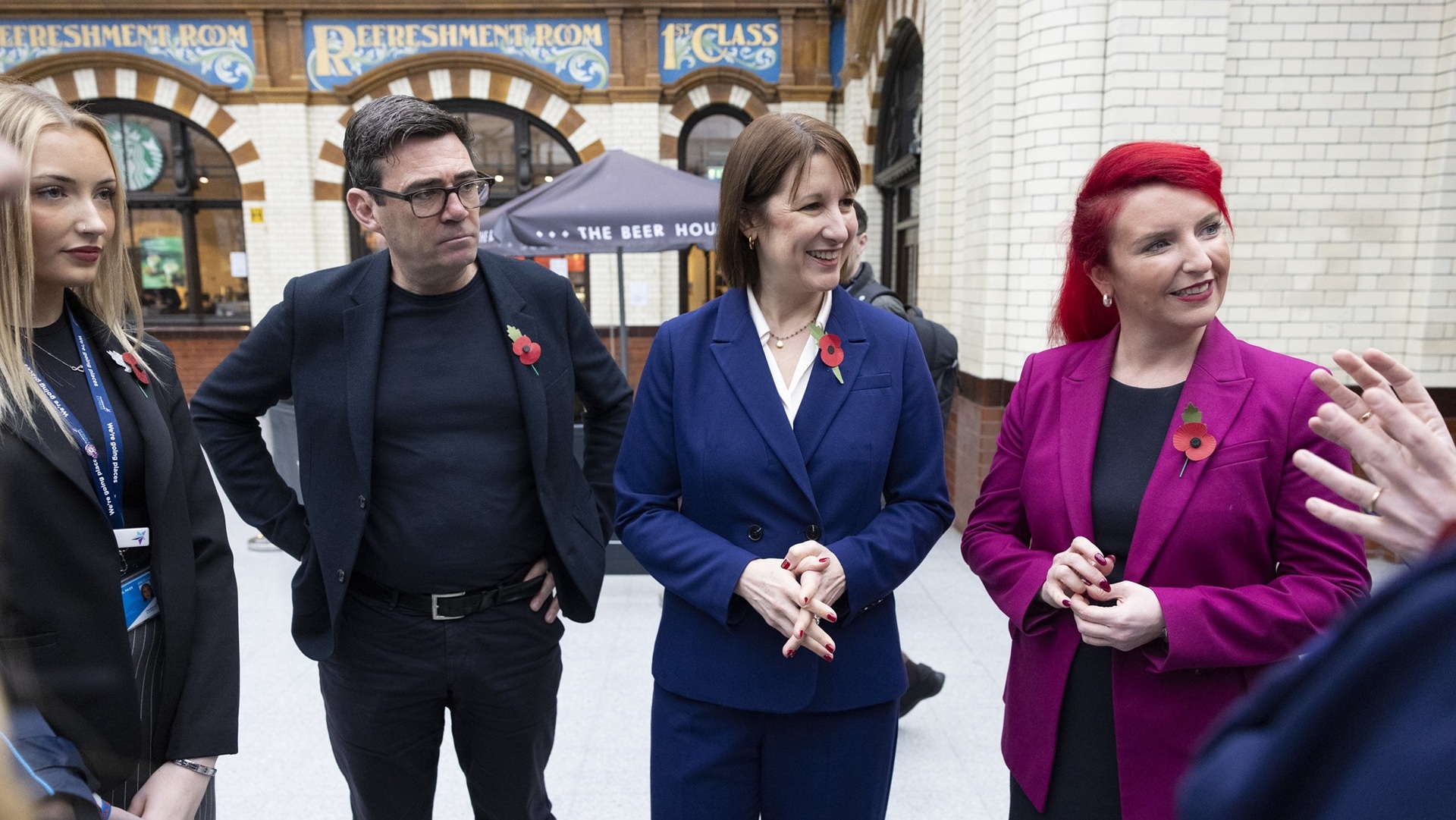 Andy Burnham and Rachel Reeves at Manchester Victoria Station